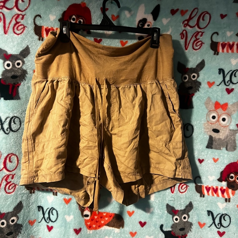 Isabel Maternity Tan Shorts XXL